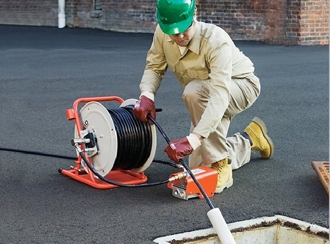 Thợ thông cống nghẹt quận 2 có nhiều năm kinh nghiệm, làm việc chuyên nghiệp,